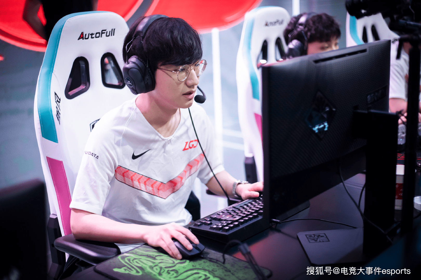 JDG横扫DFM,Peanut开启传奇时刻2025世界赛2:0(釜山) JDG横扫DFM,Peanut开启传奇时刻2025世界赛2:0(釜山)