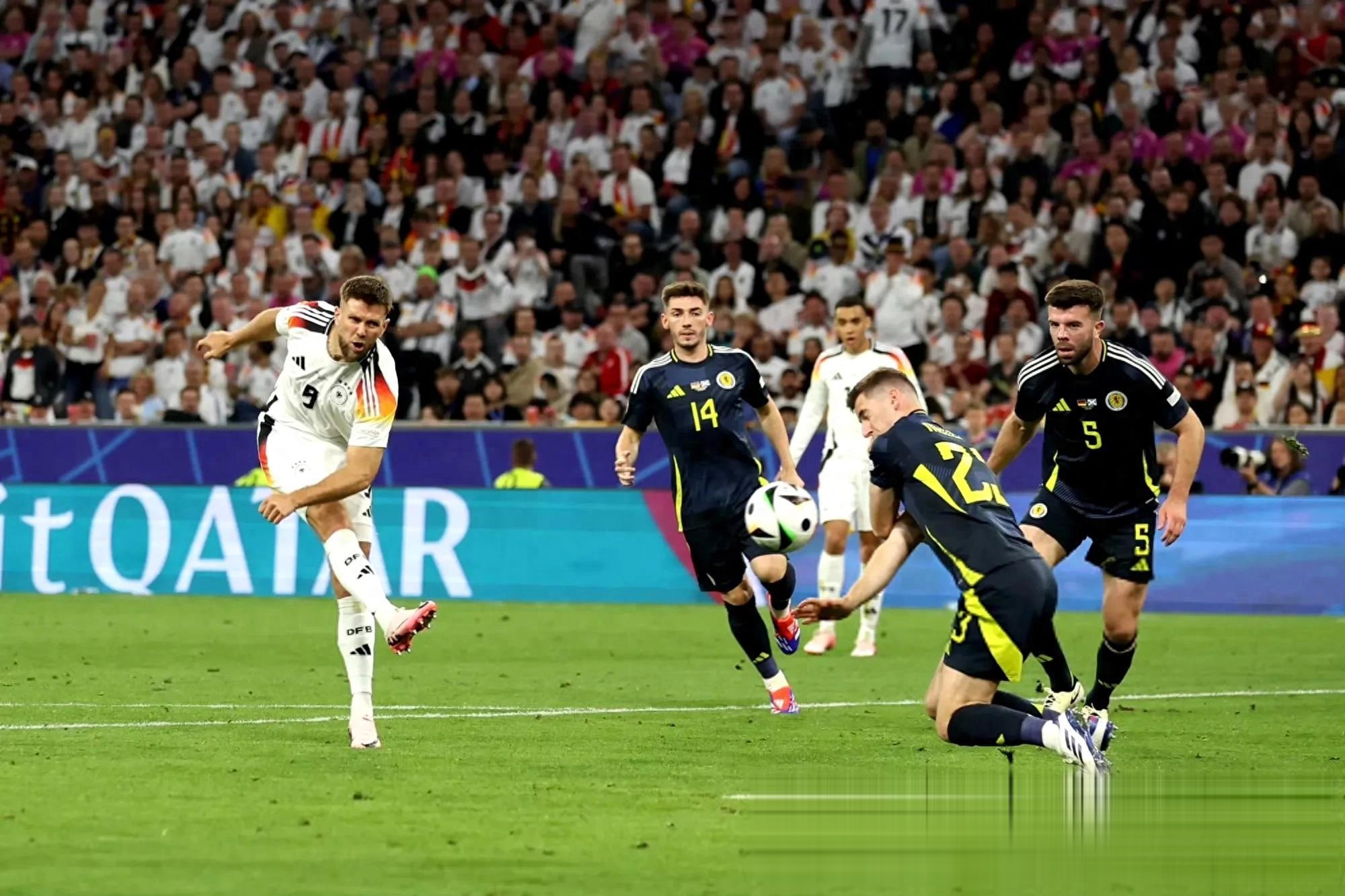 华体会登陆-德国顶级联赛一战，争夺四强位置激烈的简单介绍