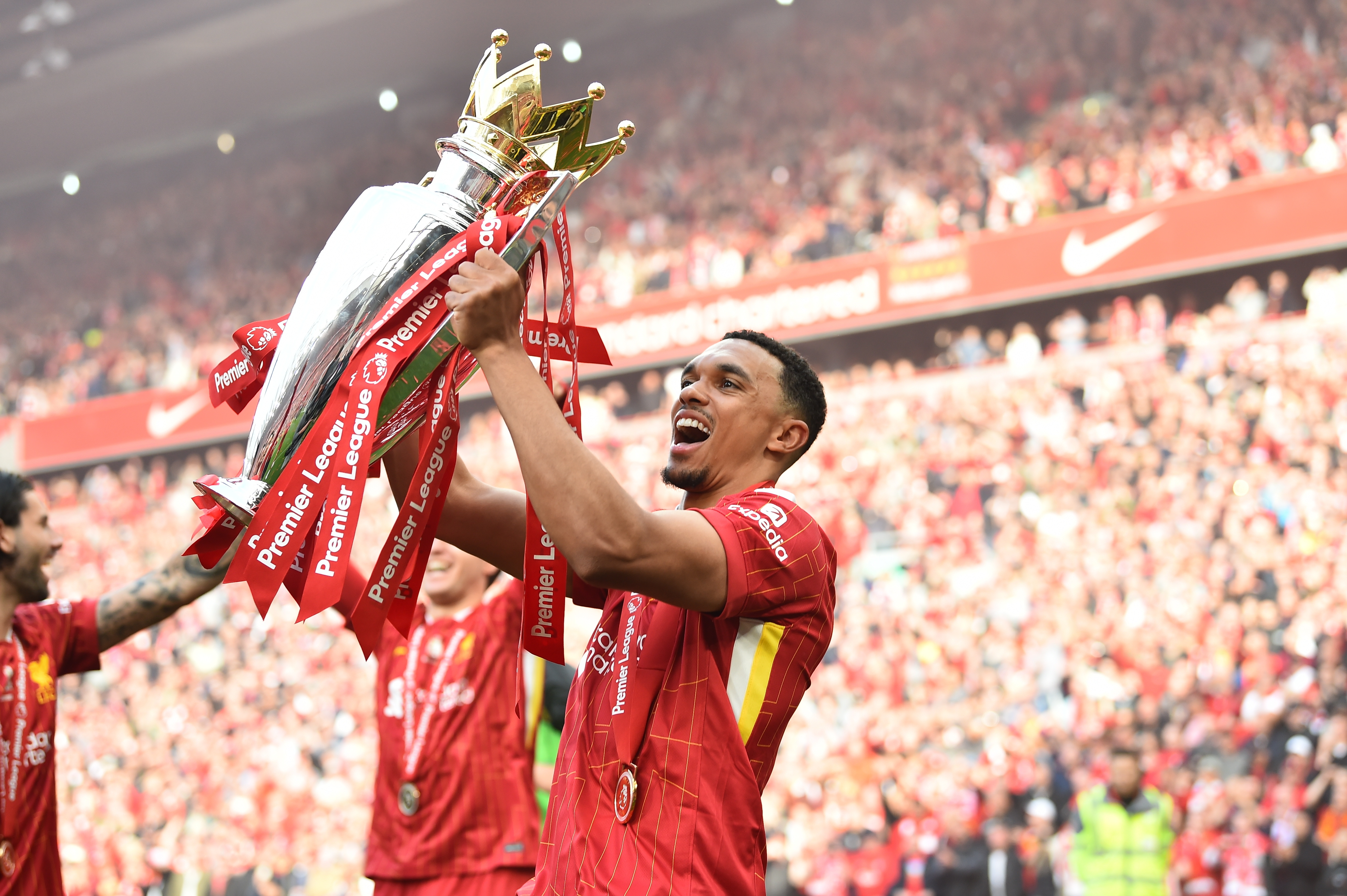 利物浦赢得比赛，成功晋级到强